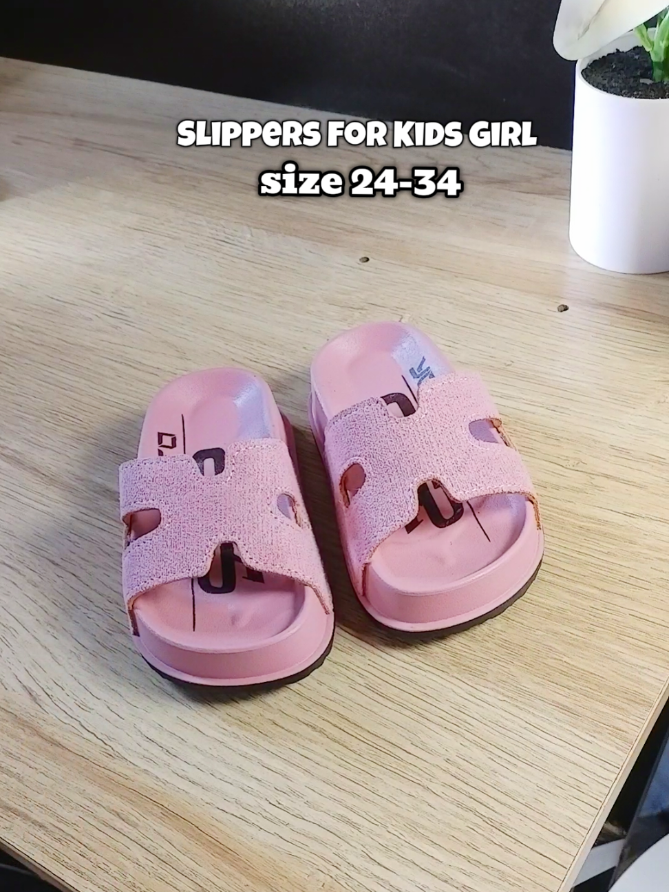 New Arrival Alert‼️‼️ Super Cutie ng slippers for kids Girl nato mga mii rubber ang apakan nya miii anti slip ang ilalim nya  Slippers for kids girl Slippers for kids Kids Slippers Sandals for kids girl Sandals for kids Kids Sandals #kidssandals #sandalsforkidsgirl #kidssandals #kidsslippers  @tina_hao_official 