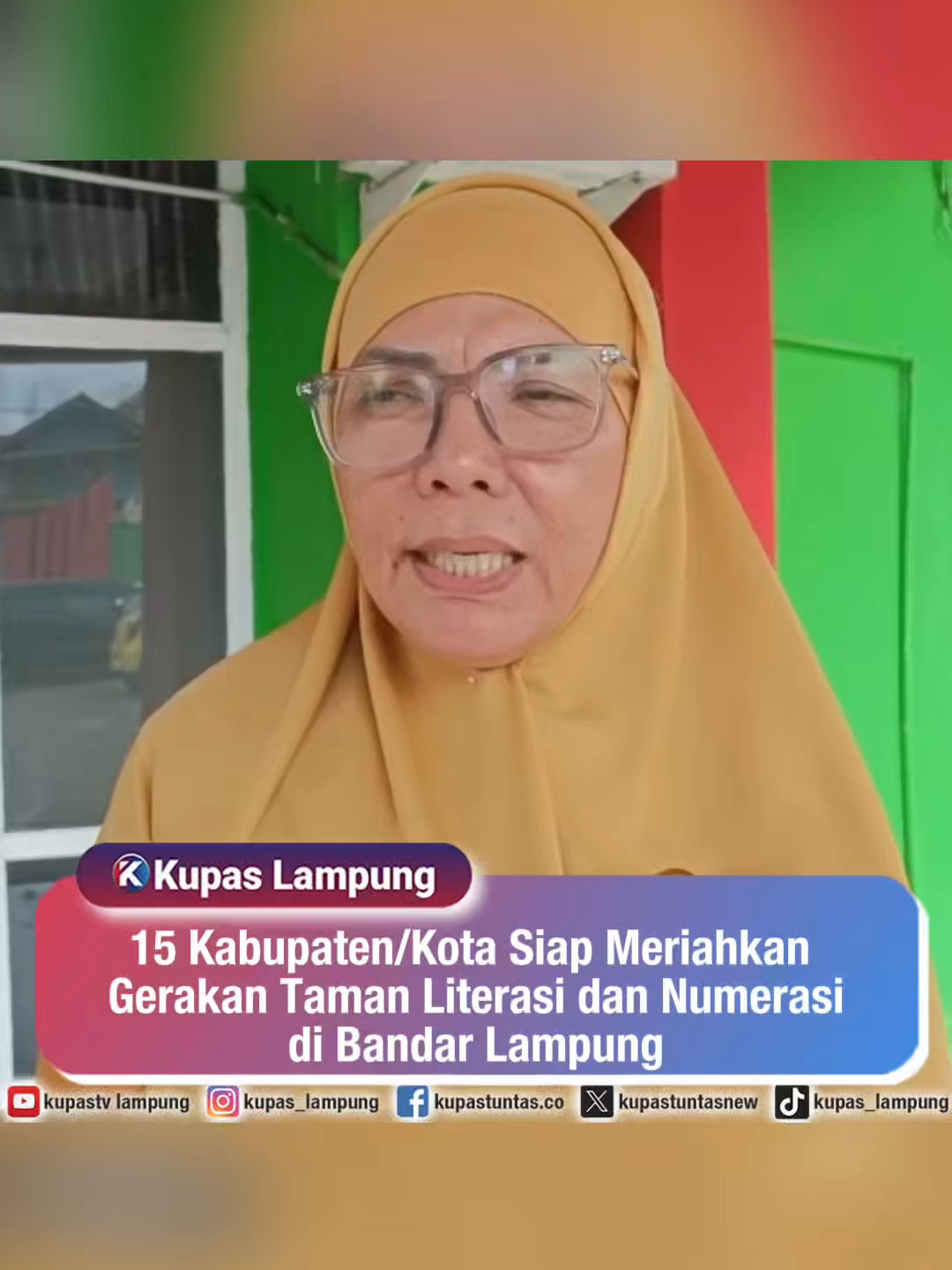 15 Kabupaten/Kota Siap Meriahkan Gerakan Taman Literasi dan Numerasi di Bandar Lampung . . Sebanyak 15 kabupaten/kota se-Provinsi Lampung dijadwalkan mengikuti Gerakan Taman Literasi dan Numerasi yang akan digelar di Kota Bandar Lampung pada November 2025. Kepala Dinas Pendidikan Kota Bandar Lampung, Eka Apriana, menyampaikan bahwa penunjukan kota ini sebagai tuan rumah tak lepas dari komitmen daerah dalam mengembangkan taman literasi dan numerasi di sekolah. Ia menjelaskan bahwa taman ini bukan sekadar tempat bermain, tetapi ruang belajar terbuka yang menyenangkan dan edukatif, seperti ular tangga, taplak angka, hingga enggrang. Kegiatan empat hari ini juga menjadi ajang berbagi inovasi dan praktik terbaik antar daerah. - Untuk berita selengkapnya, baca di www.kupastuntas.co - #TamanLiterasiNumerasi #BandarLampung2025 #EdukasiAnak