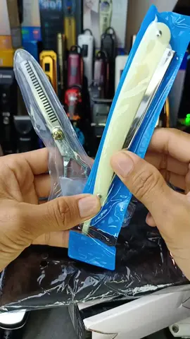 alat cukur lengkap buat kepentingan pribadi dirumah. #kemei4640 #paketkomplit #alatcukurlengkap #kemei #alatcukurkemei 