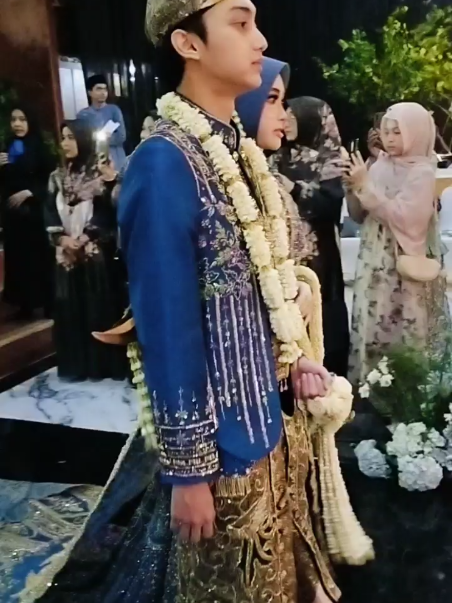 Ngunduh Manten Gus Azmi Ning Khanza Mariska... semoga bahagia selamanya🥰🥰 #titkok #fyppppppppppppppppppppppp #wedding #azmiaskandar #blitar24jam 