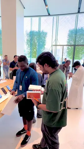 Apple🤪Iphone 17 pro max😎#dubai #apple 