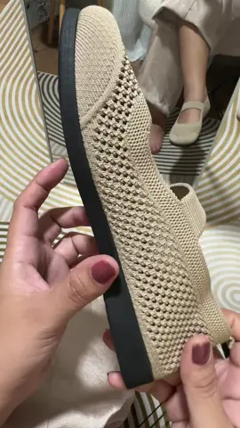 True to size sya add lang kung mataba malapad paa nyo.. ang ganda sa paa at sobrang comfy nya ..  #meshsandals #womenshoes #flatshoes 