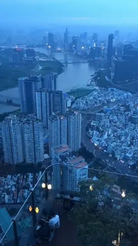 Sài Gòn lên đèn  #hochiminhcity #saigon #landmark81 #checkinvietnam🇻🇳 