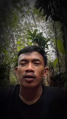 kau adalah puisi yang tak selesai ku tuliskan, takdir yang tak selesai ku ceritakan #CEP_GHOZIN #katakatabijak #katakatacinta #katakatasedih #sajakcinta 
