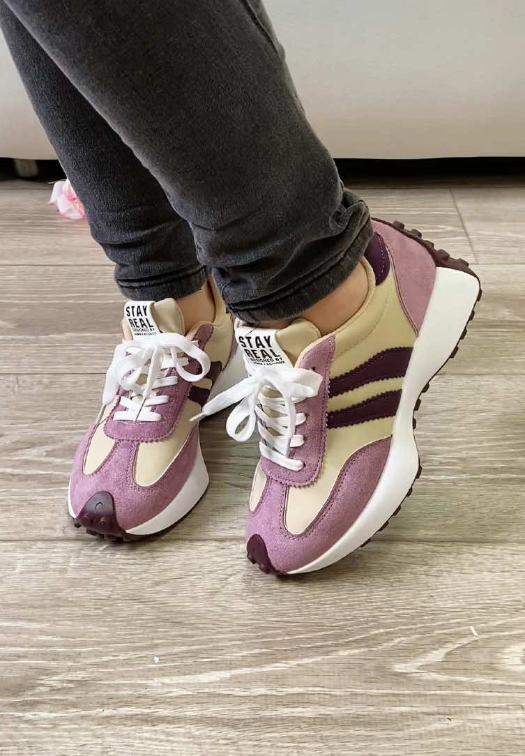 Súper cómodos, versátiles y en seis colores—parece que los hicieron para ti.💕💕💕 #sneakers#womensneakers #comfysneakers #casualsneakers#womensneakers#comfortshoes#everydaystyle#walkincomfort#foryoupage#viralfashion#sneakertrend#ootdideas#tiktokmademebuyit
