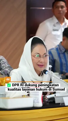 📰 Kunjungan Kerja Komisi XIII DPR RI ke Kemenkum Sumsel Komisi XIII DPR RI melaksanakan Kunjungan Kerja Spesifik ke Kantor Wilayah Kemenkum Sumsel pada Jumat, 19 September 2025. Kunjungan ini bertujuan memperkuat fungsi pengawasan sekaligus melihat langsung implementasi layanan administrasi hukum umum dan penegakan hukum di daerah. Ketua Tim Kunjungan Kerja, Dewi Asmara, menyampaikan bahwa DPR RI mengapresiasi langkah Kanwil Kemenkum Sumsel dalam menghadirkan layanan hukum yang mudah, transparan, dan berkualitas bagi masyarakat. Apresiasi juga datang dari Ronald Lumbuun, Kepala Biro Hukum, Komunikasi Publik & Kerja Sama Setjen Kemenkum RI, yang menekankan pentingnya sinergi antara pusat dan daerah untuk menjawab tantangan pelayanan hukum di era digital. Sementara itu, Kakanwil Kemenkum Sumsel, Maju Amintas Siburian, menegaskan komitmen jajarannya untuk terus menghadirkan pelayanan hukum yang cepat, transparan, dan berbasis digital, sekaligus memperkuat pengawasan terhadap notaris dan badan hukum. Dalam kesempatan ini, berbagai isu strategis turut dibahas, mulai dari layanan fidusia, pendaftaran perseroan terbatas, kewarganegaraan, pengawasan notaris, hingga pelaksanaan bantuan hukum bagi masyarakat kurang mampu. ✅ Kunjungan ini menjadi dorongan penting untuk semakin meningkatkan kualitas layanan hukum di Sumatera Selatan. #layananhukummakinmudah