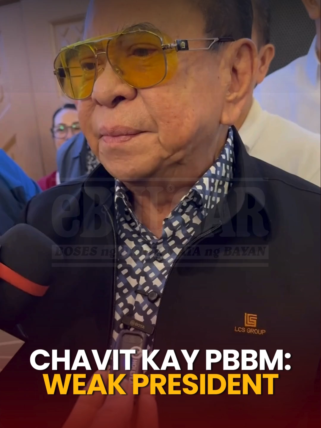 PANOORIN: Tinawag ni dating Ilocos Sur Governor Chavit Singson na ‘weak president’ si Pangulong Ferdinand Marcos, Jr. kaugnay ng usapin sa maanomalyang flood control projects dahil hindi umano nito na-implement ang batas. “Tatlong taon na siya, bakit ngayon niya lang napuna yan eh ang budget siya unang titingin, siya nagpapa-implement sa Senate at Congress, dapat alam niya ‘yan — ‘di niya alam? Mahinang presidente ‘yan ‘di niya alam,” ayon kay Singson. #eBulgar #BosesNgPinoy #MataNgBayan #ChavitSingson #PBBM