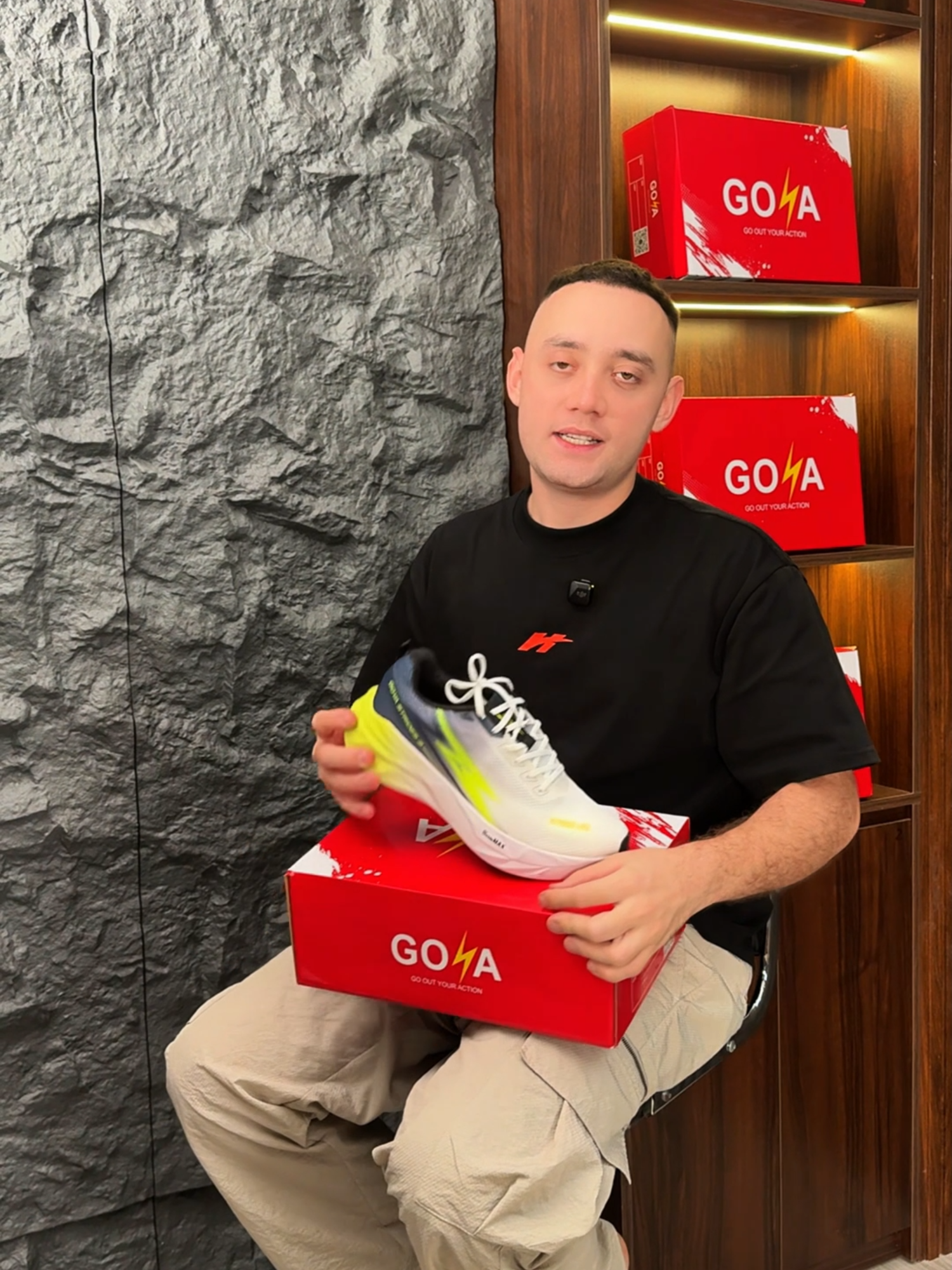 Lên giày chạy trên 10km cho anh em đây #anhtayoi #Goya