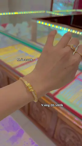 20/10 ước được a iu l.ụm cho cái lắc zàng đeo cho đỡ trống tay 🥰 iu anh❤️ #VangBacSongThuong #vangtay610 #xuhuongtiktok #xuhuong #xuhuong 