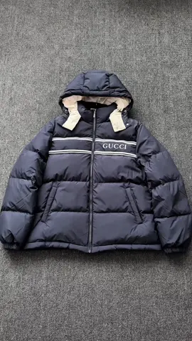 Welcome this winter.#GUCCI #pufferjacket #winterfashion #wintervibes #burberry 