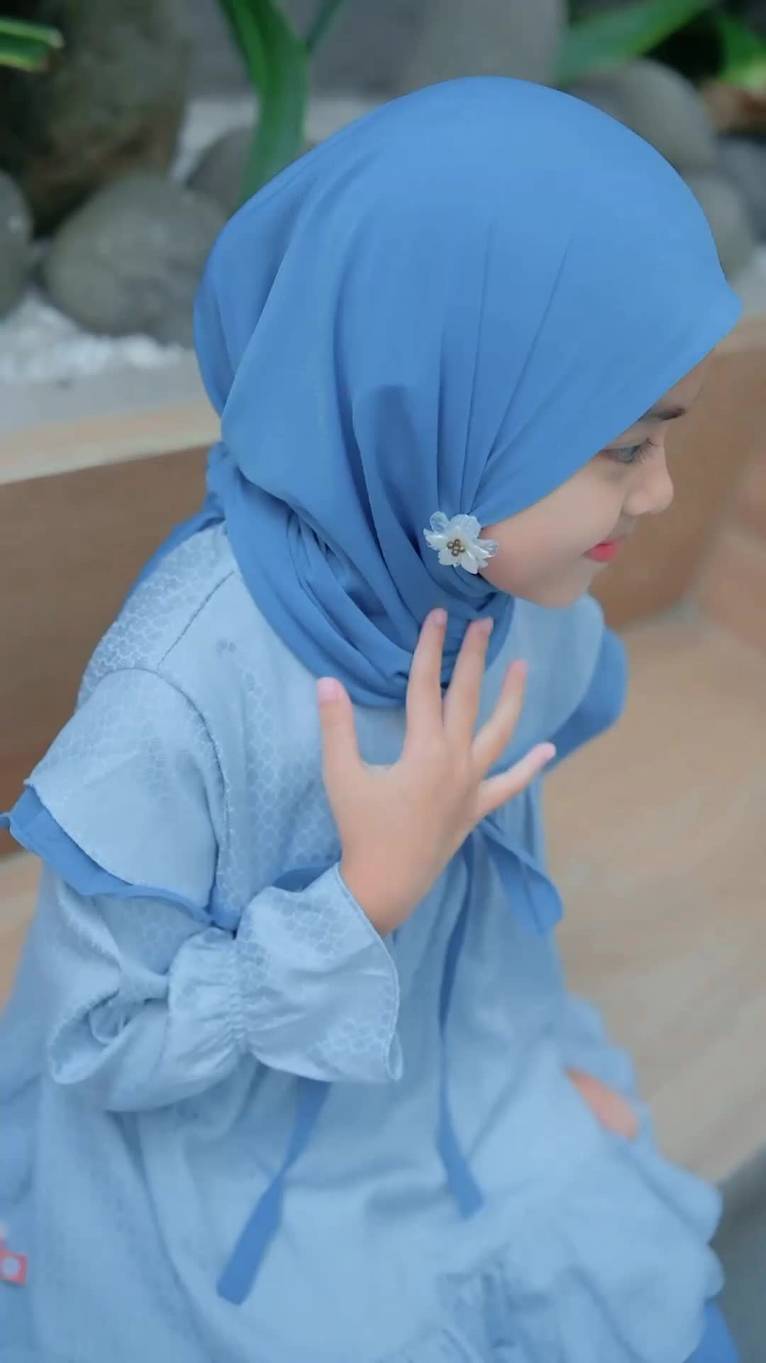 MOANA SET

Material : menggunakan jaquart import, bahan yg supeeerr ademmm, ringan, lembutt, dijamin anti gerah

Note : Jilbab dijual terpisah



Size Chart

M (3-4 thn) LD 66/ PB 50/ PC 55/ LP 38

L (5-6 thn) LD 72/ PB 55/ PC 65/ LP 41

XL (7-10 thn) LD 78/ PB 60/ PC 75/ LP 46

XXL (10-13 thn) LD 84/ PB 65/ PC 85/ LP 50



Ket :

LD = Lingkar dada

PB = Panjang baju

PC = Panjang Celana

LP = Lingkar Pinggang



PENTING!!!

UMUR TIDAK BISA JADI PATOKAN, UKUR BADAN ANAK SEBELUM MEMBELI, KARNA SETIAP ANAK PERTUMBUHANNYA BERBEDA-BEDA 

NOTE : Toleransi jahit 2-4 cm karna produksi masal, harap dimaklumi

#onesetanak #bajumuslimanak #stelananak #hijabanak 