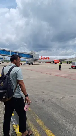 mana nih yang minta versi wings airnya buat prank temen cocok banget#prank stori#view pesawat