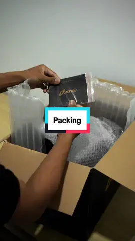 Membalas @ini Ergot Packed with care, Jitsu Hybrid. #jitsuhelmet #jitsuofficial #helmetloversindonesia #jitsuhybrid #packing 