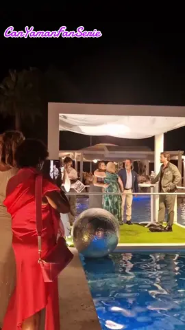 ✨🔥 Ercolano… una serata con Can da ricordare! 🔥✨ Un incontro che ha lasciato il segno nei cuori di chi era presente 💖. Emozione, sorrisi, sguardi intensi e quel carisma unico che solo Can Yaman sa regalare 🌟😍. Ogni istante vissuto insieme è diventato un ricordo speciale, un frammento di felicità che custodiremo per sempre 💫. 📸 Tra foto, abbracci e momenti indimenticabili, Can ha dimostrato ancora una volta quanto sa donarsi con sincerità e rispetto alle sue fan 🙌💎. 💭 Raccontaci: qual è stato per te il momento più emozionante di questa serata magica? Scrivilo nei commenti 👇💞 🔥 Se vuoi vivere ancora più emozioni, contenuti esclusivi e tanta positività sul nostro Can, seguici su tutti i nostri canali ufficiali! 💎 Vuoi conoscere Can in modo vero e approfondito? Contenuti esclusivi Ebook e Podcast: https://www.patreon.com/c/canyaman_fanserie932/shop 📘 Qui in formato cartaceo in Italiano https://www.patreon.com/posts/133775437 💬 Comunità e social ufficiali: TikTok 🎵 https://www.tiktok.com/@canyamanfanserie?lang=it-IT puoi accedere anche alla nostra chat su tiktok Instagram 📸 https://www.instagram.com/canyamanfanserie/ Telegram – Serie TV 📬 https://t.me/+_-5gP2MY6WZkYzM0 YouTube 📺 https://www.youtube.com/@CanYamanFanSerie Chat WhatsApp – Community riservata 💬 Scrivimi in privato per sapere come accedere 📅 Ogni lunedì live alle 21:30 su tiktok! Sostienici e condividi i nostri post, così potremo tornare ad essere in tante in pochissimo tempo! 💖 #CanYamanFanSerie #CanYaman #Sandokan #Meet&Greet #MiParteLaCiabatta 