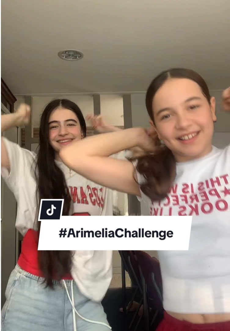 Dans je met ons mee? We hopen dat kinderen op (dans)scholen met ons mee willen dansen! Je kan dit doen door onze dansjes mee te doen, of ons nieuwe moves te leren❤️ #arimeliachallenge #arimelia #dance #dancewithus #foryoupagethis #fyp #justintimberlake 