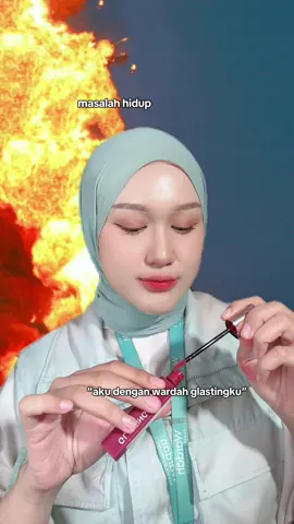 seberat apapun masalahnya, yang penting ombre lips dulu🙂‍↔️ #wardahglastinglip #trend #fyp #foryou #foryoupage 