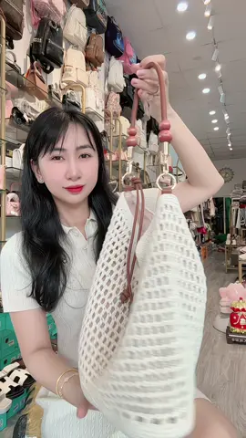 #thancamthuy 