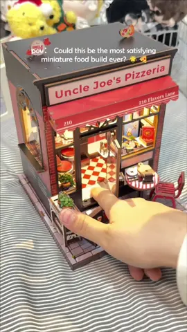 🍕Could this be the most satisfying miniature food build ever?✨🍕#DIY #cutebee #gift #life #pizza 