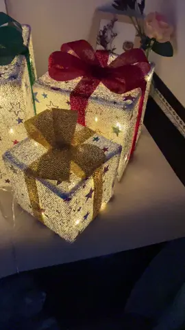 Three Pack of LED Gift Box Lights #LEDLights #GiftDecor #HolidayDecor #LightUpBoxes #FestiveLighting