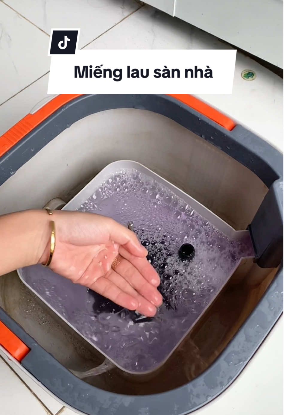 Lau nhà vừa thơm mà vừa sạch bóng nữa ✨#mienglausantantrongnuoc #lausan #giaylausan #tienich #viral  @MẸ CÁ CON.69  @MẸ CÁ CON.69  @MẸ CÁ CON.69 