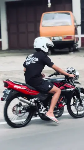 two stroke boys🤚🏻 t-shirt by : @senangracing_ofc #ninjass #2stroke #agstyle 