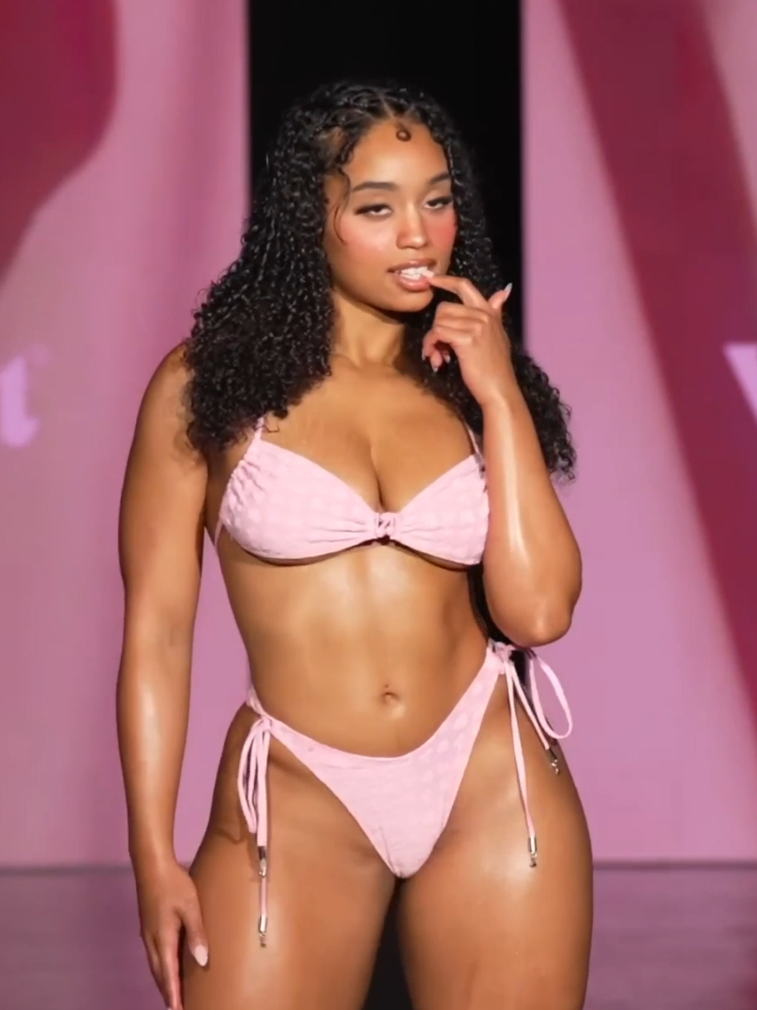 Fakebody Fakesituation:  Voight Lingerie STEALS the Show at Miami Art Basel #tik_tok #popular #fakebodyy⚠️ #fakesituation⚠️ #bikini