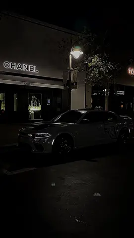 نـايـم وافــكـر بــيـك 😮‍💨 !! #اغاني_مسرعه💥 #دوج_تشارجر_❤️‍🔥 #foryoupage #تشارجر_هيلكات_707 #fypシ゚ 