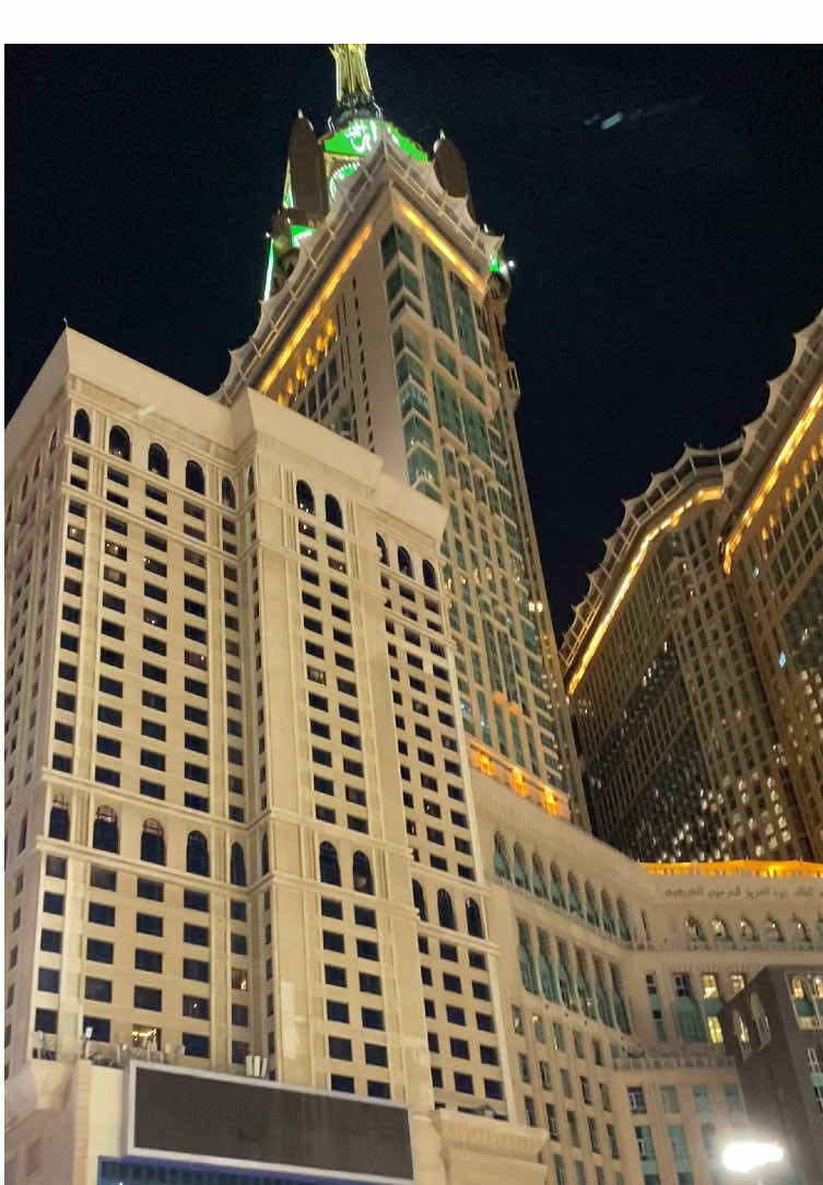 Keramaian yang aku maksud🥹🤍#mekkah #kabah #zamzamtower #umroh2025 #fyp 