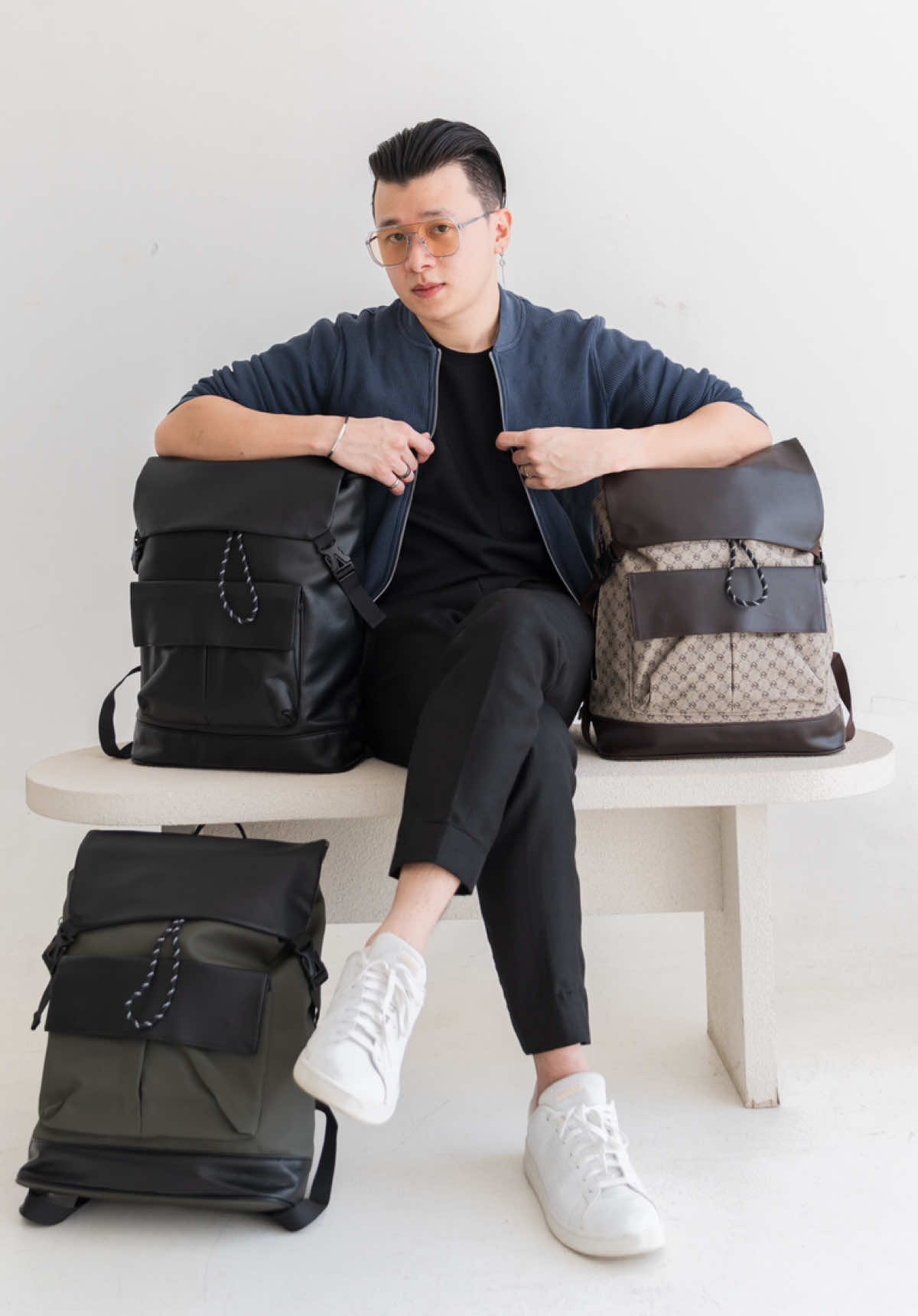 Tas ransel kulit pria JOVAN waterproof dengan ukuran besar! 💼 Cocok untuk tas kerja pria, tas kuliah pria, sampai tas travelling pria. Desain elegan, kuat, dengan kantong utama model serut anti air. Pilih dari 4 warna stylish untuk lengkapi outfit pria modern. #TasRanselKulitPria #TasKerjaPria #TasKuliahPria #TasTravellingPria #TasSerutPria