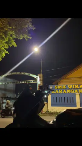 ojo mbok ganggu dee ben bahgia #lirikmusik #overlaylyrics #liriklagujawa #liriklaguviral 