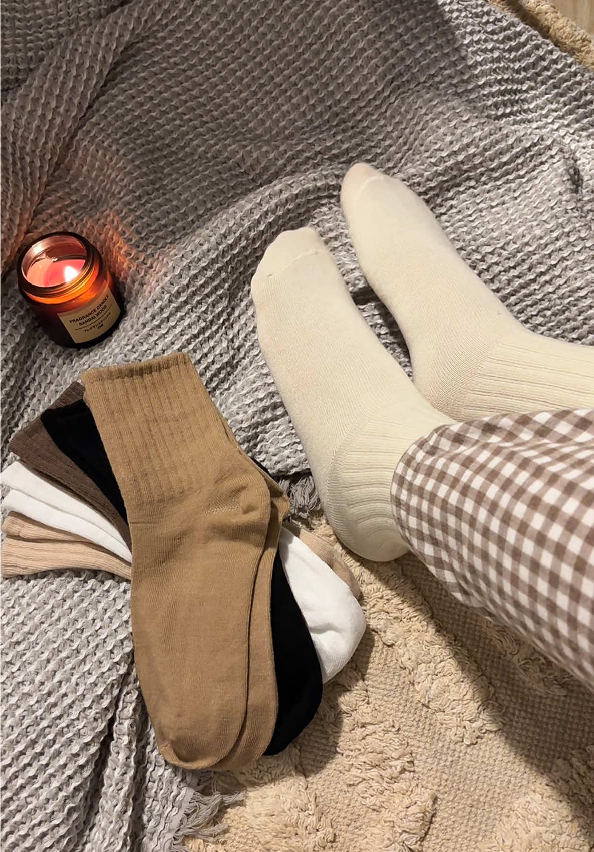 Tất cotton cao cổ gam màu trung tính, co giãn tốt mang thoải mái dễ chịu.  #tatchannu #tatchan #socks #xuhuong 