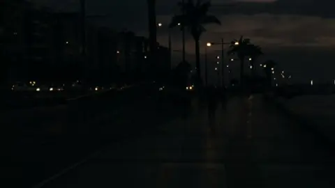 وبكتبلك بعيني دموع ❤️‍🩹 #بحكيلك_عن_الايام #ramysabry #رامي_صبرى #explore #foryou 