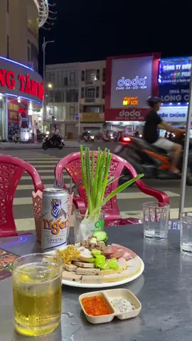 Một quán bia lạnh vĩa hè lai rai tại Đà Nẵng….😍😍😍 #anhtaixe #dulichdanang  #ăncungtiktok #bialanh  #xuhuong 
