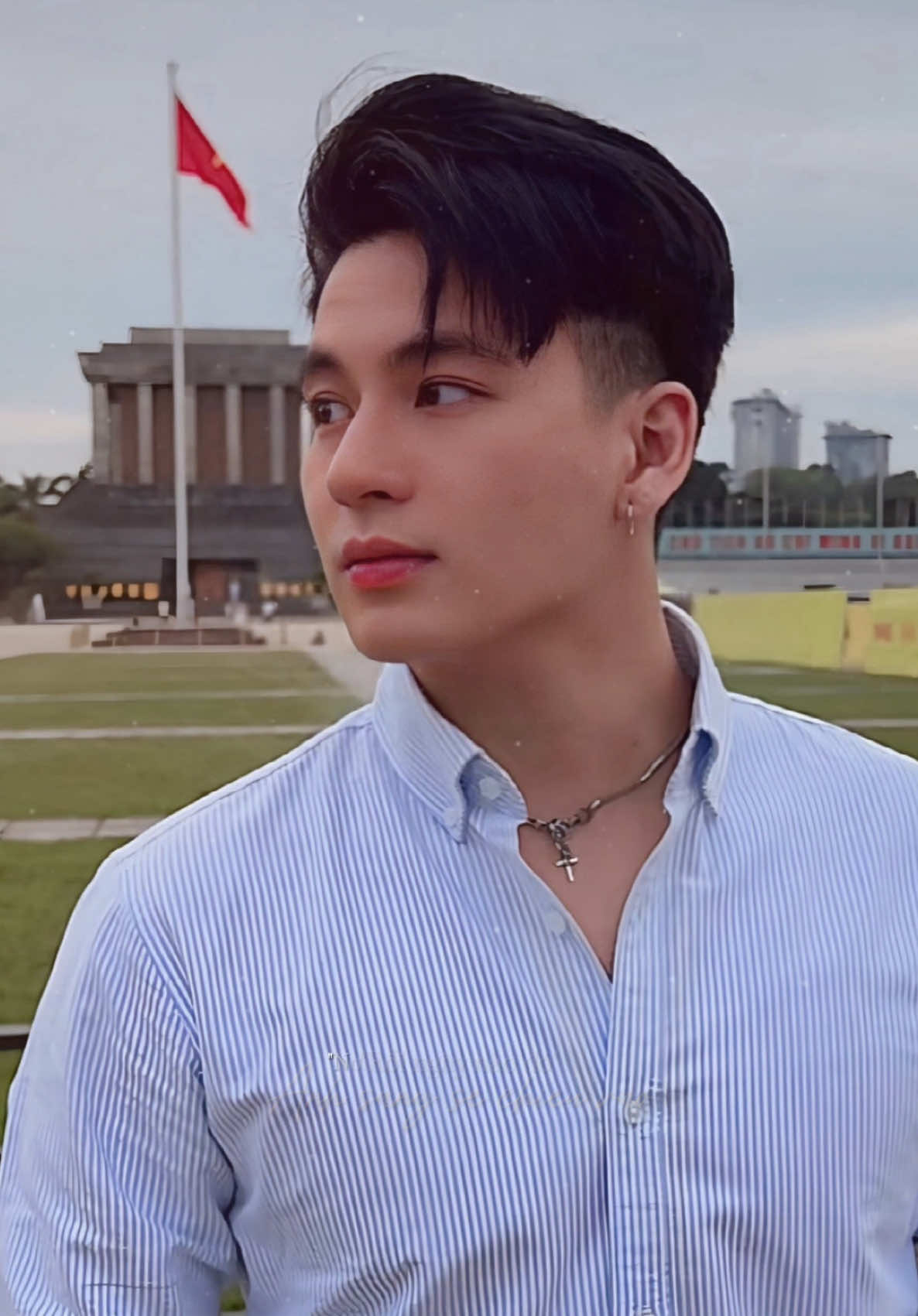 Cháu đi thăm Bác