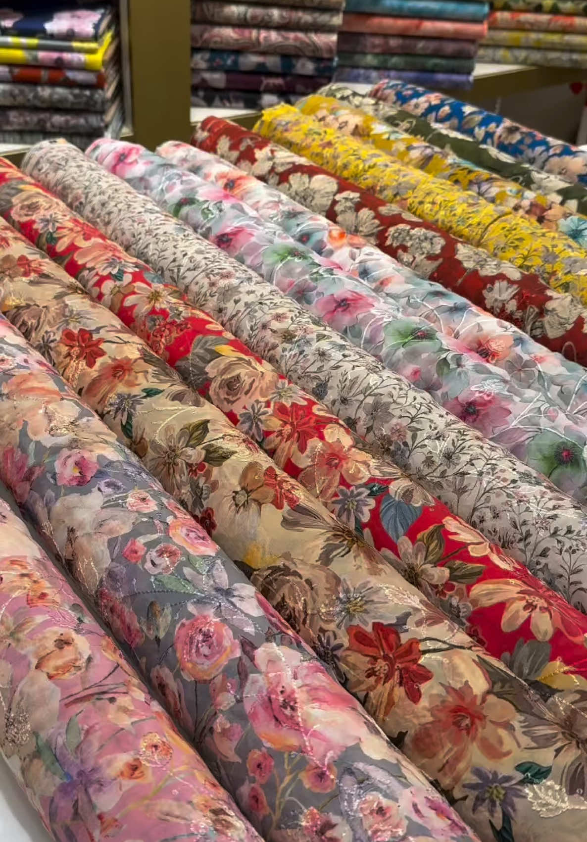 محل سلاش للأقمشة (البوادي مول) 0504833403 #العين #أقمشة #الأمارات #مخاوير #اكسبلو #بيور_العين 