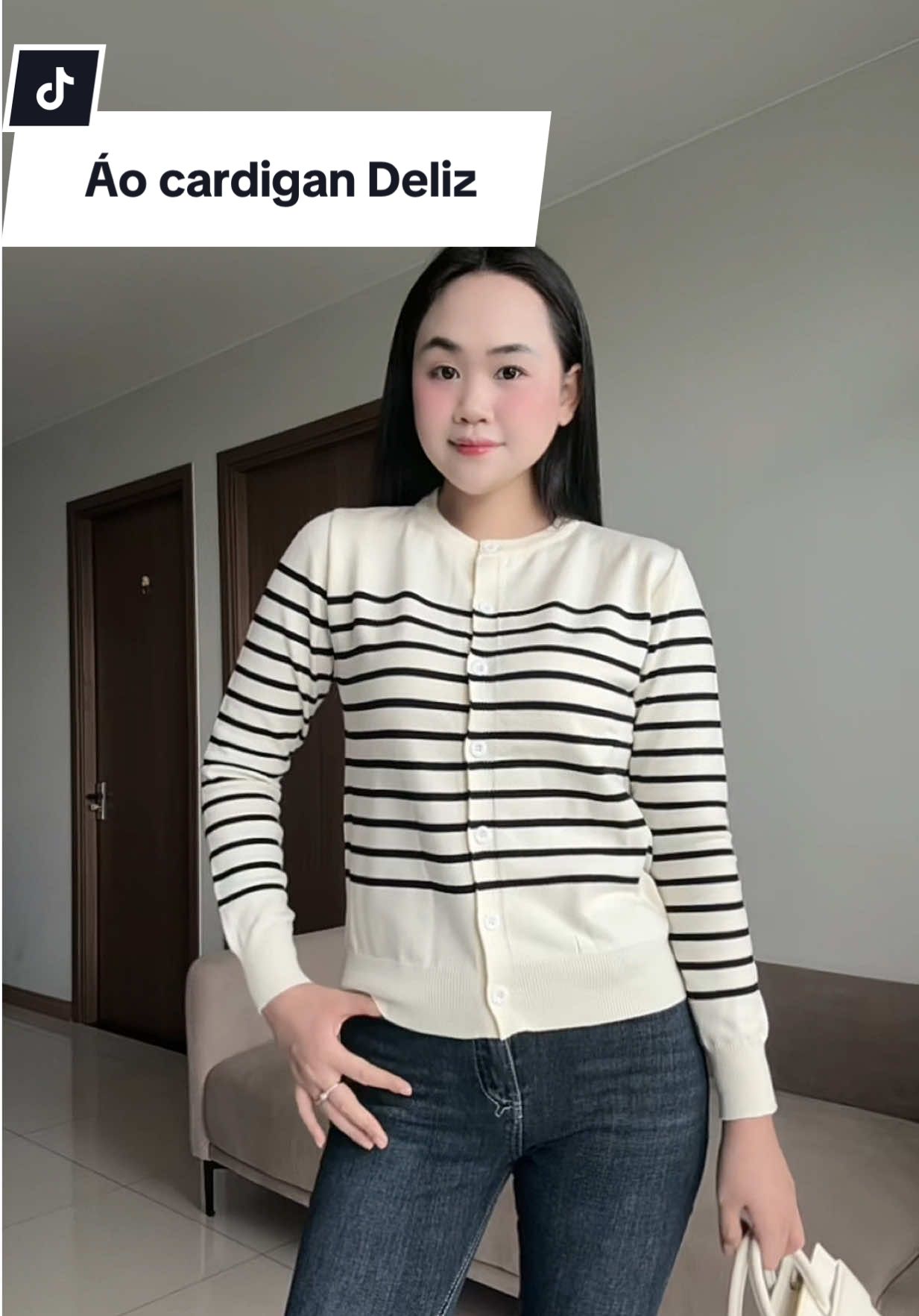 Đồ của nhà Deliz chưa bao giờ làm tui thất vọng, áo này đẹp đin luôn đó 😚  #aocardigan #cardigan #deliz #aocardigannu #aolentam 