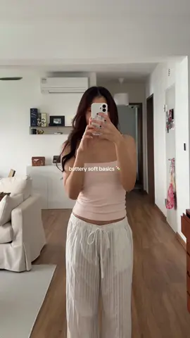 loovveee @arusthebrand 🤍 you can find them on @Shopee Singapore :P top code: AMC-MJK-HHX #basicfit #styledbyshopee #fitcheck #casualoutfits #OOTD
