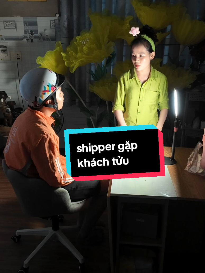 khi shipper gặp khách tửu 🤣🤣🤣#cobahola #giadinhvuive #chuyenvuimoingay 