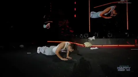 đi hát với Sky ❎️ đi gạ kèo hít đất với Sky ✅️ Sơn Tùng M-TP 30 cái  😱 #sontungmtp  #Happybee15  #fptpolytechnic  #mtpentertainment 