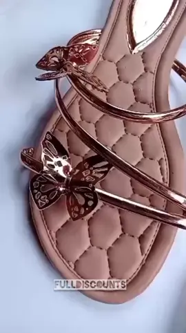 🔥 Kit 2 Pares Sandália Rasteirinha com Strass e Brilho Diversos Modelos De R$ 88,00 💰 *Por R$ 54,56* 😱 🛒 Compre agora 👉 https://s.shopee.com.br/2B5brb1IdW ⚠️ Promoção sujeita à alteração de preço e estoque do site. 