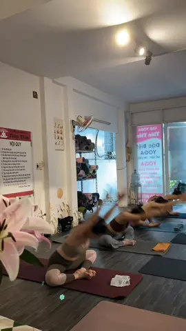 Thu đến rồi không đi tập yoga thì lại sang Đông rồi lại lười đoá nha các bà.☺️☺️ #yoga #hiepbinhchanh #titok #yogatrilieu #xh 