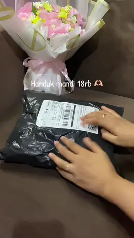 Bahanya lembut banget🫶🏻#handuk #handukmurah #fyp #rumahtangga #handukmandi 