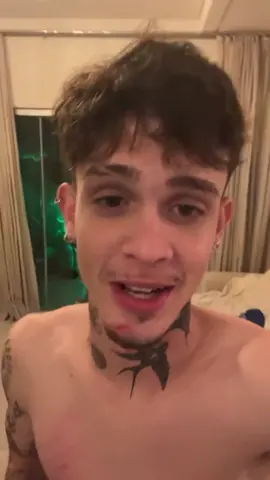 adivinha quem se espatifou no chao