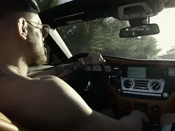 võ sĩ mma duy nhất dám gáy thu nhập sẽ vượt qua Ronaldo trc mặt ảnh và đã làm đc #conormcgregor #cristianoronaldo 