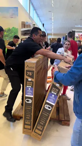 🔥 A loucura dos preços baixos já começou 🔥 🚀 O #ChinaFlash mostra que quem está no Shopping China sempre sai na frente. Clientes aproveitaram  a promo de TV 75