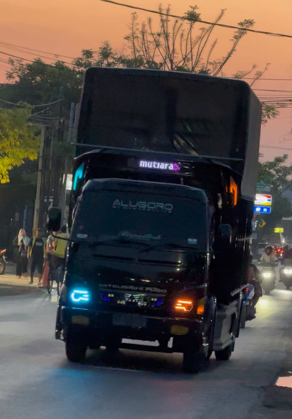 nyoree @𝕄𝕒𝕞𝕒𝕕𝕓𝕪𝕝𝕚𝕜𝕖 