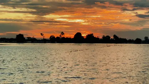 #CapCut Chill 1 video with sunset . #radio #therightpath #capcutpioneer #pioneertemplate 