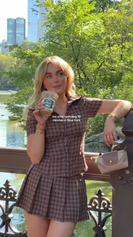 should I move here? 🚖🍂☕️ #newyork #shouldimovehere #pinterestgirl #pinterestaesthetic #citygirl 