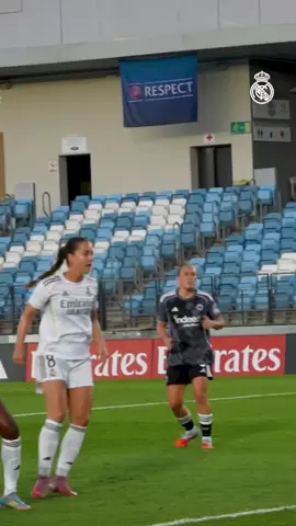 👃 ¡Olfato goleador! 💁‍♀️ #Feller  #UWCL