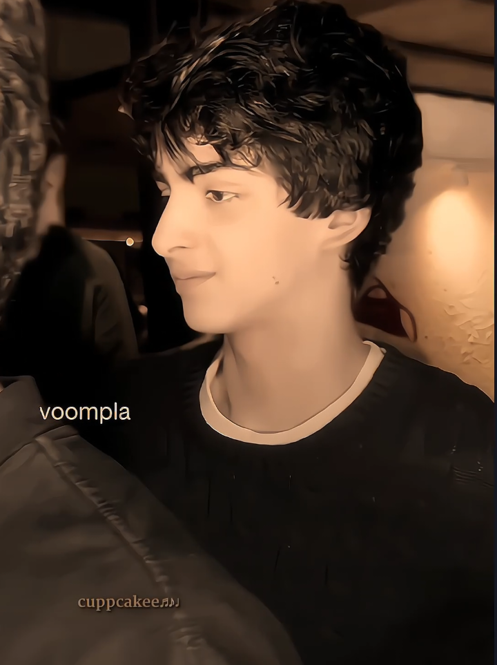 meli gule bali😜 .  .  .  .  #hridaanroshan #fypage #cuppcakee♬♪♩ 